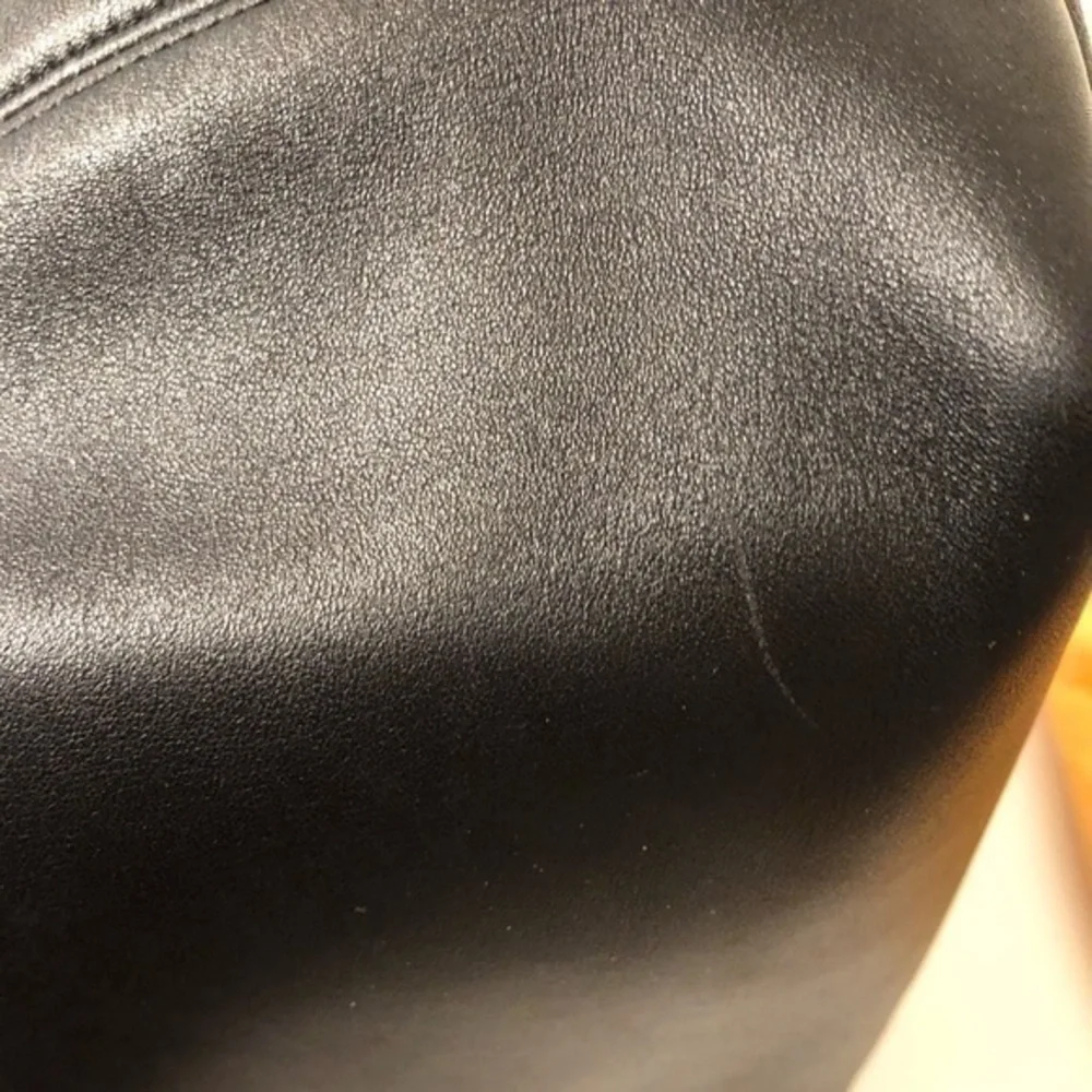 COACH Vintage black leather bag nickel hardware